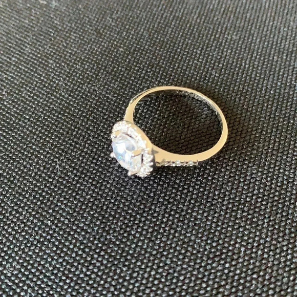 Ring - Picture 3 of 7